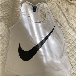 WOMENS NIKE TANK WHITE SZ M